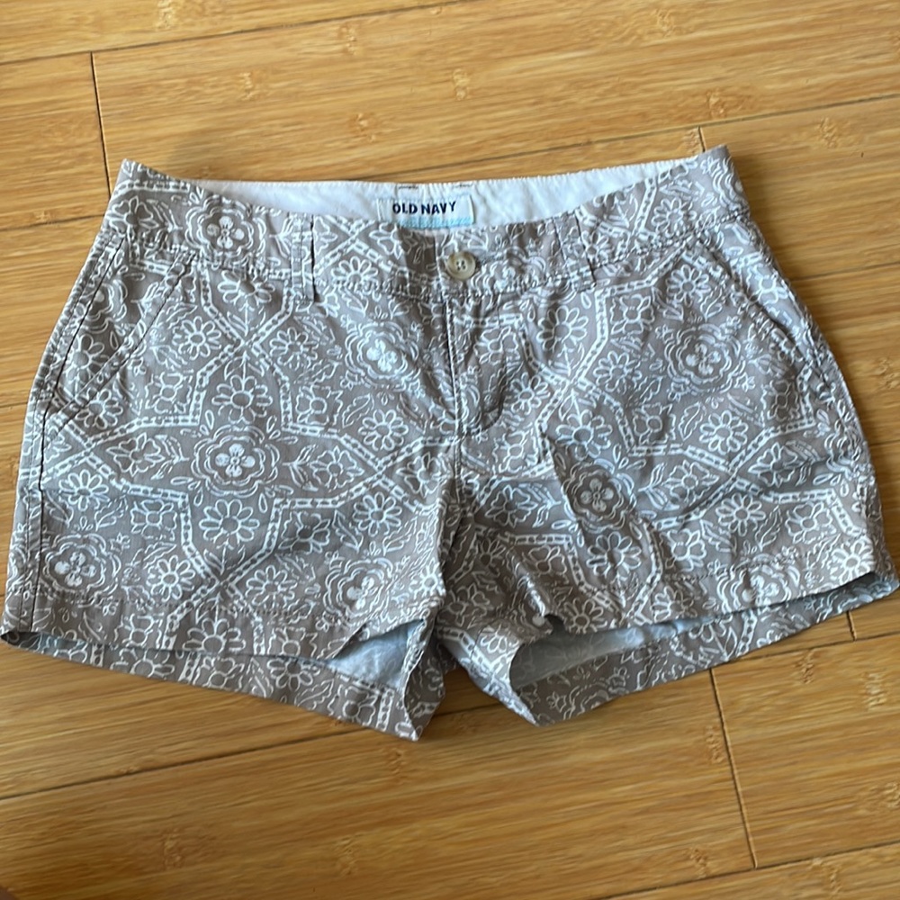 Patterned Shorts Bundle - Picture 4 of 4